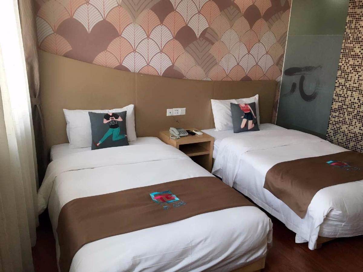 Pai Hotel Yuxi Tonghai Екстериор снимка