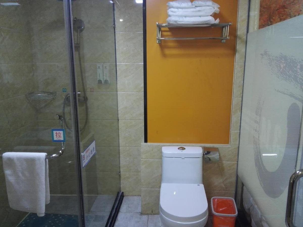 Pai Hotel Yuxi Tonghai Екстериор снимка